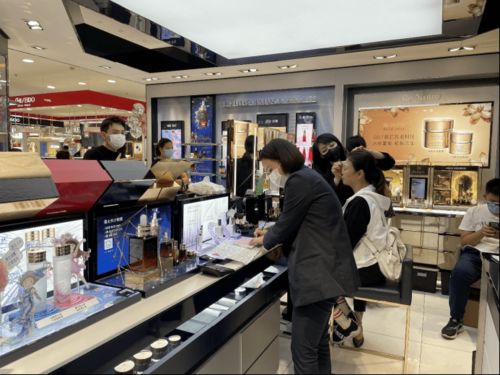买珠宝,买名表,这个五一广州商场旺了 有产品销售额涨十倍